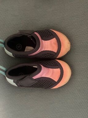 Swim shoes